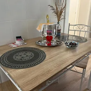 https://maison-sara.barihotels.org